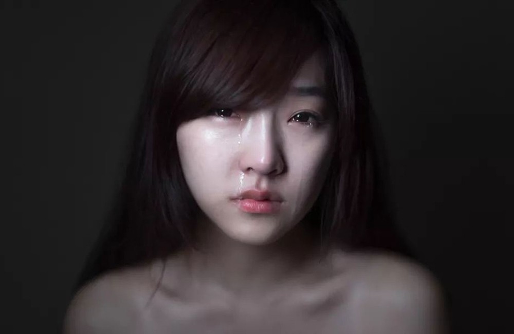 你为什么而哭摄影师用6年时间拍女孩的眼泪