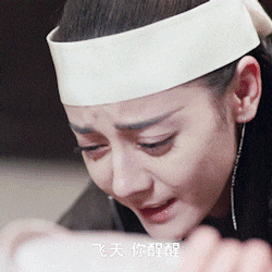 迪丽热巴搞笑表情了解一下?