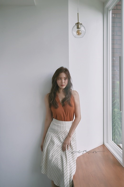 韩国女艺人郑诗雅最新杂志照片曝光