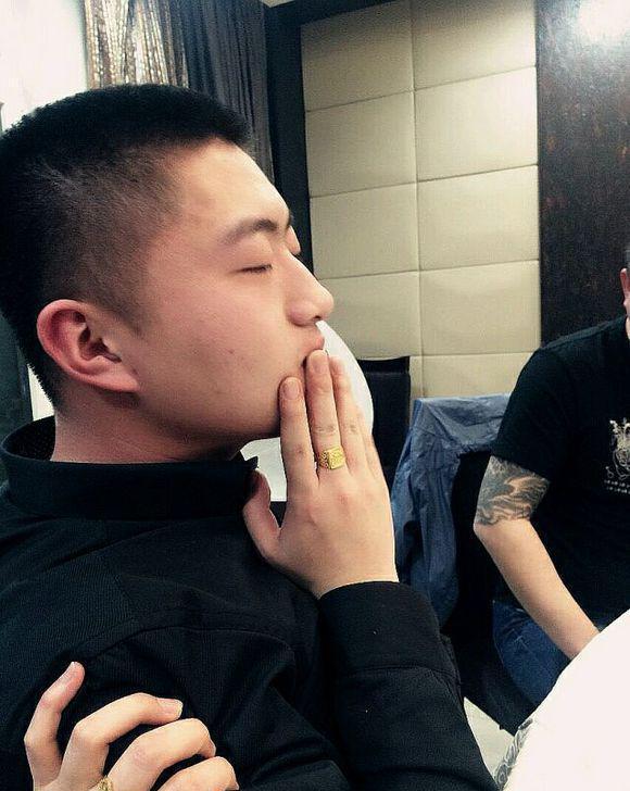 小洲火车站"殴打"rap祥龙被赔100万事件的起因是什么?