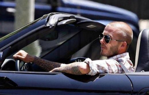 不要为了耍帅不要命戴墨镜开车这些点也必须注意