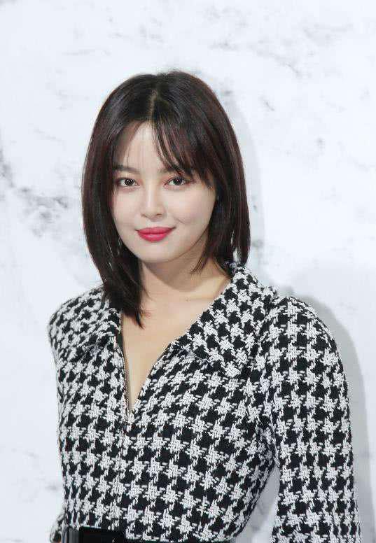 辛芷蕾发型不久前火了她的日常私服才真正惊艳了众人