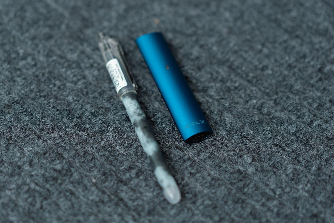 一款让我又可以重新开始吸烟的产品悦刻relx电子烟体验