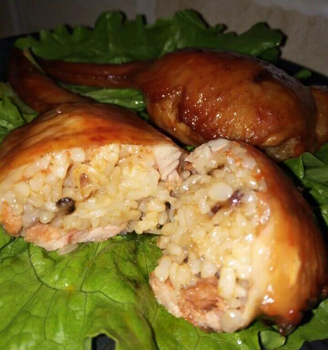 烤箱烤鸡翅包饭做好一样整餐吃得香喷喷