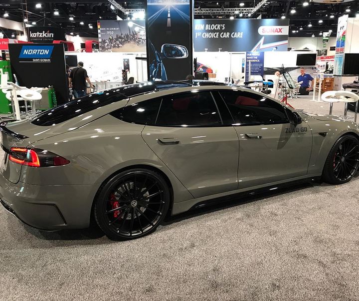 特斯拉models改装车身套件酷似战斗机