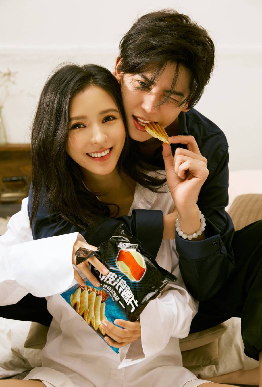 张予曦牵手陈柏融狂撒狗粮,被网友喊话"分手月"要挺住!