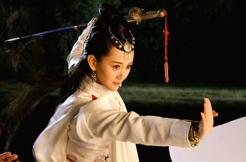 他们夫妻两个人都已经拍过有这么多年的戏了,肯定是会有一点存款的,买