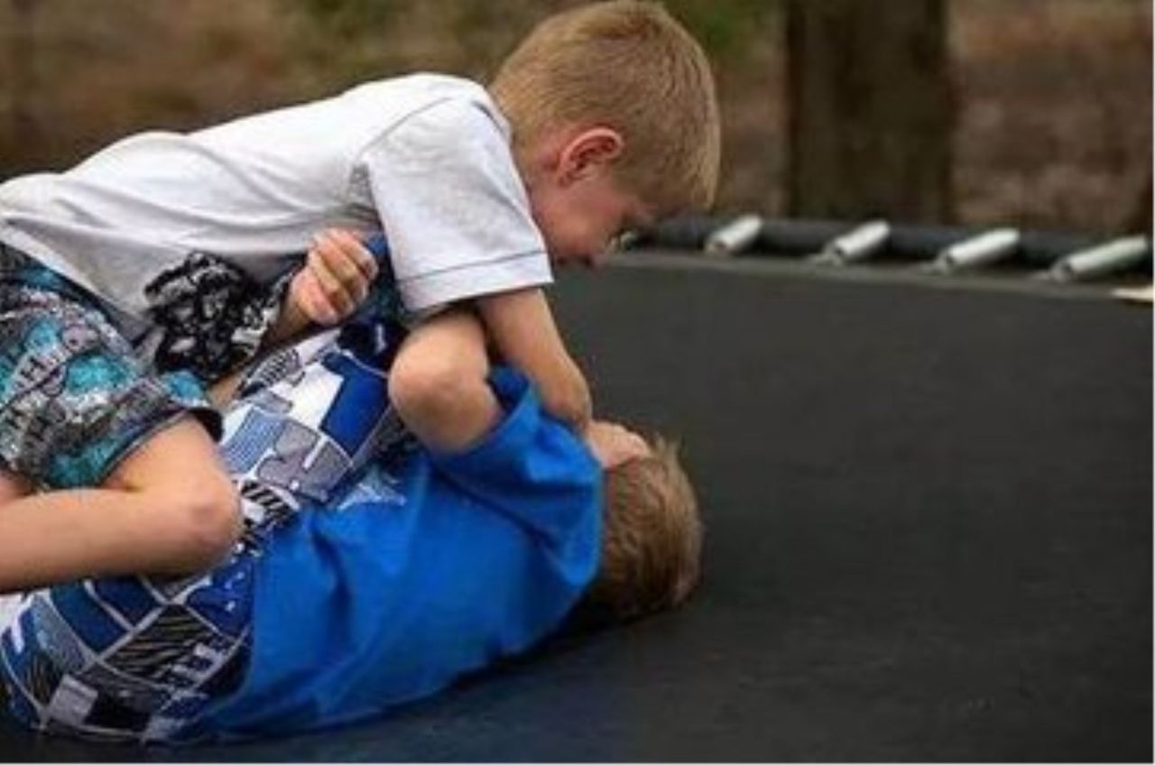 孩子经常和别的孩子起冲突,家长们应该这样教孩子解决矛盾