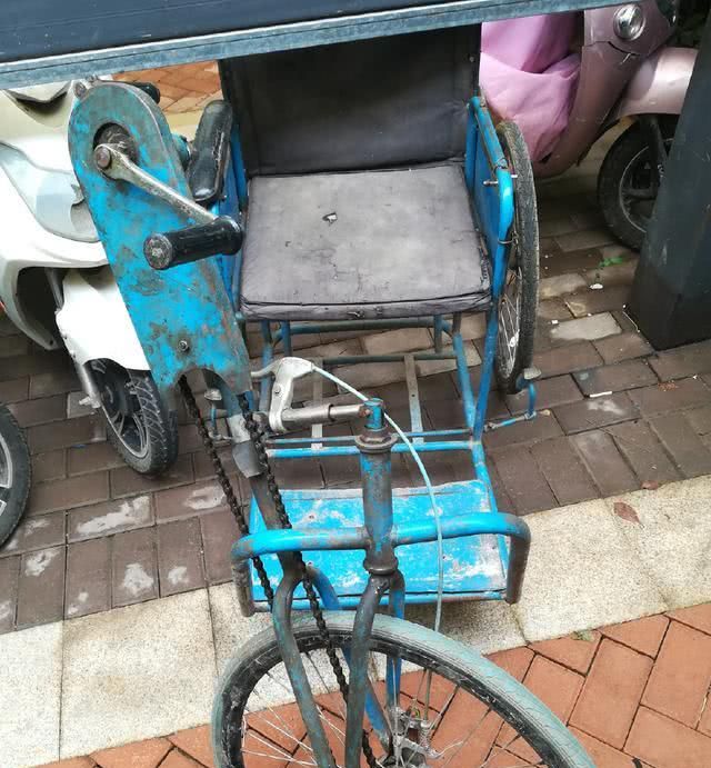 纯人力手动三轮车不用脚蹬最少有20年的历史