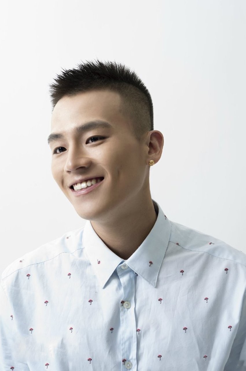 美图分享阳光男孩欧豪自拍图集雅痞范儿十足