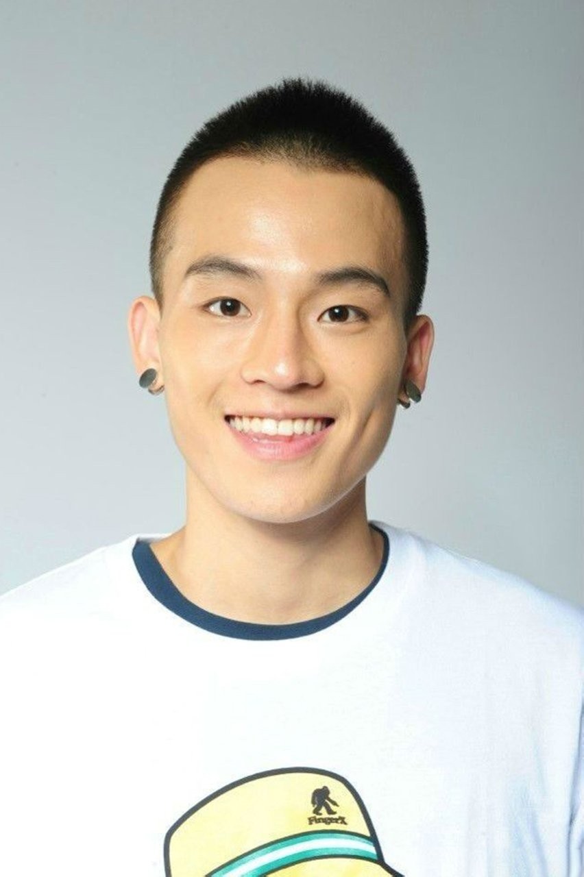 美图分享阳光男孩欧豪自拍图集雅痞范儿十足