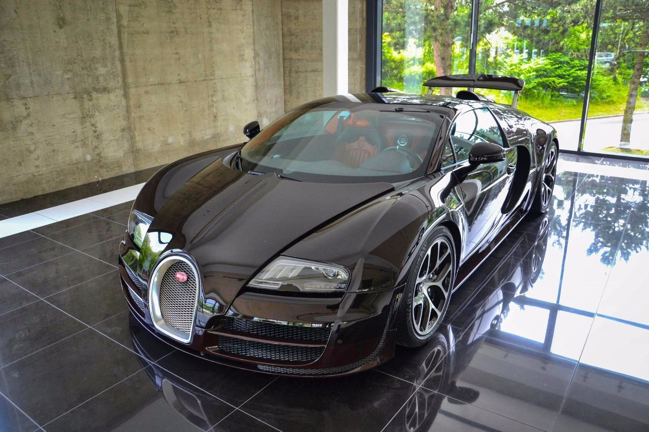 c罗买布加迪只要两周薪水 撞毁过两台超跑