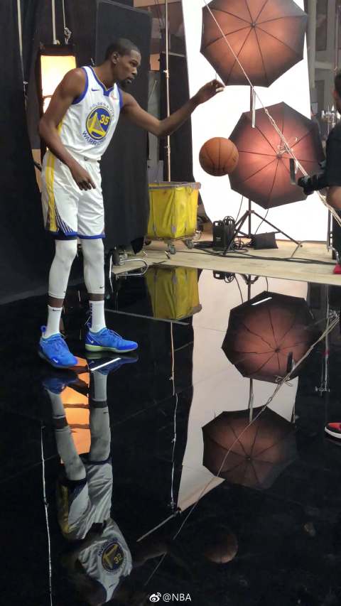 NBA金州勇士 灌篮现场 凯文·杜兰特与路人王