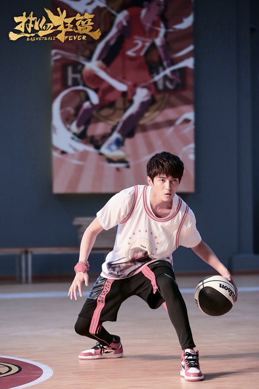 《热血狂篮》热播 ,佟梦实杨业明热血团魂实现最初梦想