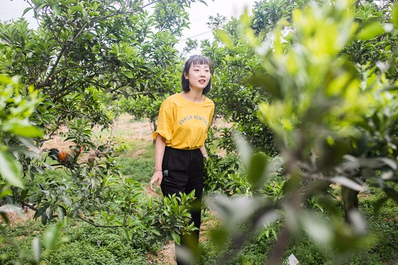 成都95后美女回农村当"村姑",越过越洋气,最愁有钱没处花|白领|杜青青