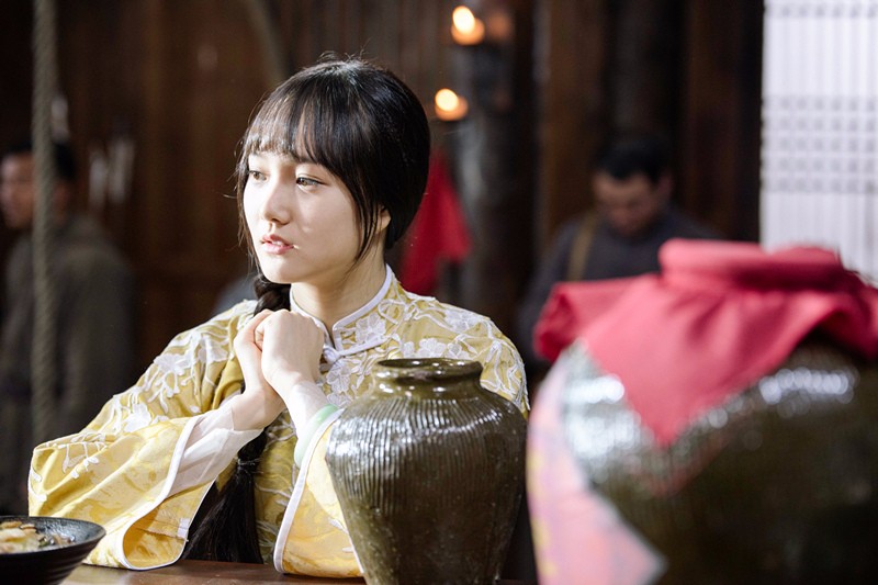 《降龙之白露为霜》剧照曝光 李彦漫麻花辫软萌