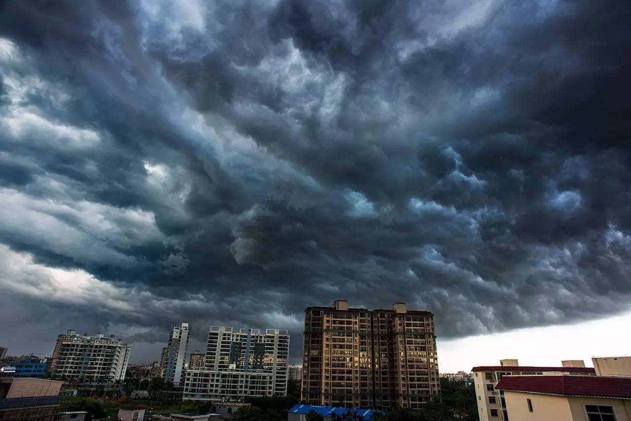 "山竹"来袭,台风天如何安全行车呢?老司机说出经验-新浪汽车