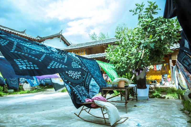 云南这古镇混得最惨,但扎染以板蓝根做颜料,受游客欢迎