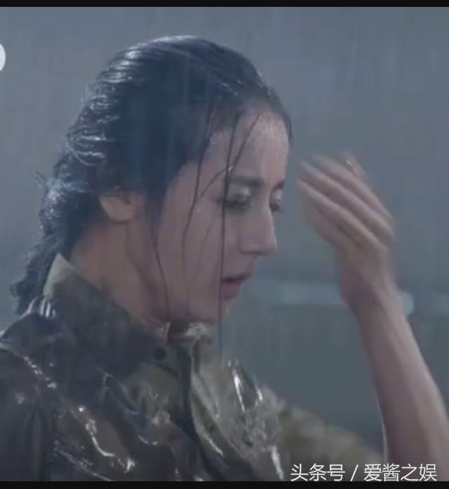 淋雨会变丑那你是没看见朱一龙刘诗诗和迪丽热巴的