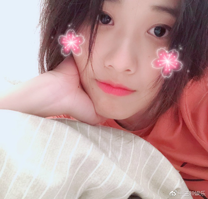 来的,事实证明大家的猜测是对的,刘毅宁的真实身份是一位游戏视频博主