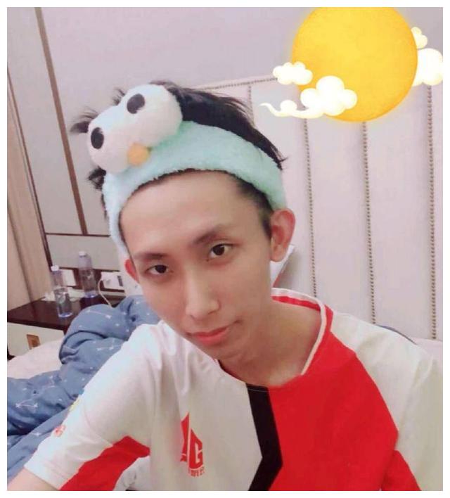王者荣耀:梦泪时隔多年再次换上女装,秒变小萝莉