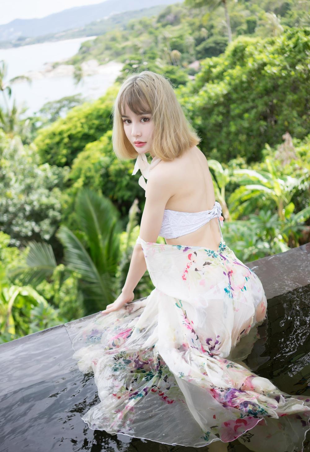 薄纱半透视连衣裙理想中的美妙身材