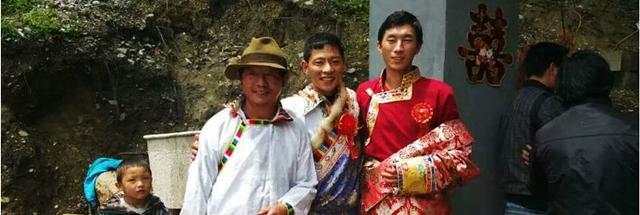 怒族服饰之看袜子识婚否|怒江|怒族|麻布_新浪新闻