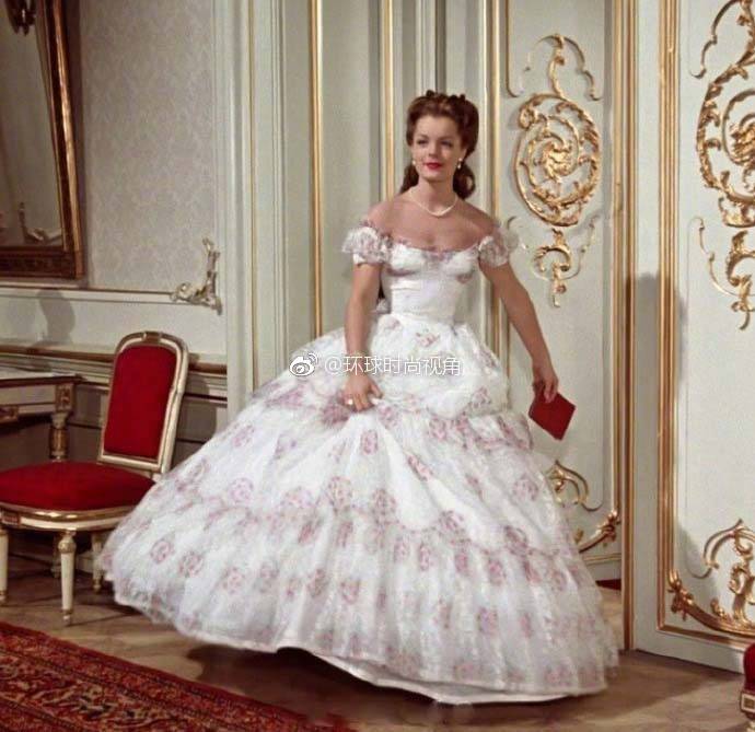 茜茜公主电影部分美裙犹如复古华丽的油画67