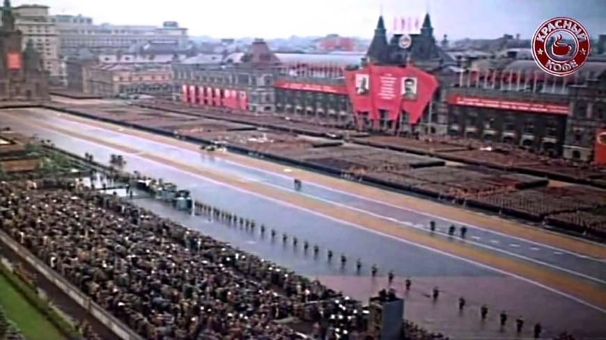 1945年苏联卫国战争胜利大阅兵旧照,朱可夫骑着白色战马检阅苏军_新浪新闻
