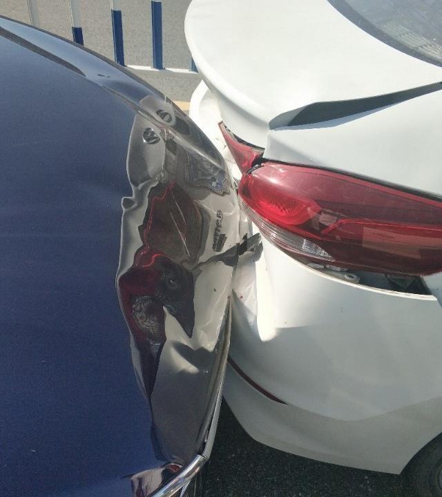 宋max追尾韩系车现场差别很大网友国产mpv真的很争气啊