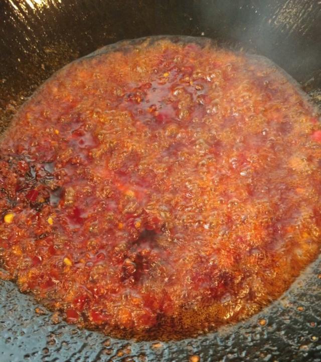 四川人吃牛肉这么做的, 在家做这样的火锅太下饭了|牛肉|葱姜|十三香