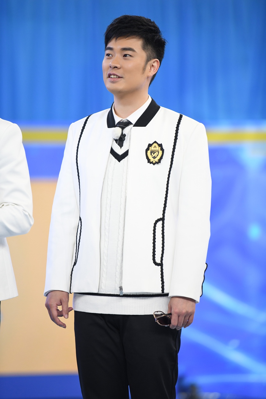 陈赫《奔跑吧》曝真实体重 学霸龙舟赛弘扬传统文化