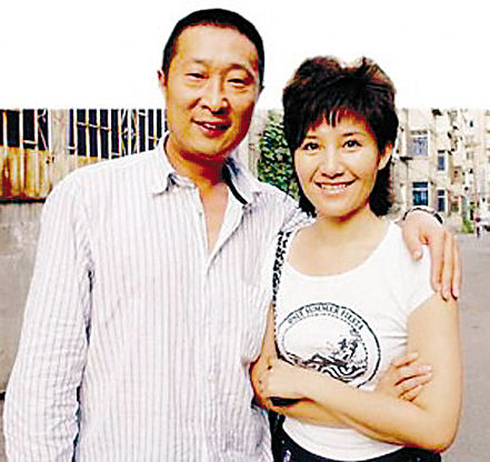 他是国家一级演员,曾和妻子住30平米的婚房,儿子去世成一生的痛