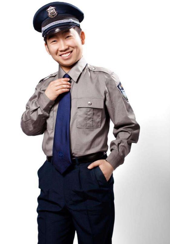 月薪800元小保安,参赛星光大道,捞金百万!被毕福剑称无冕之后