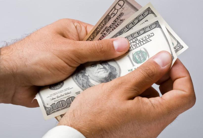 你知道美国普通人一个月工资多少吗?揭开真实