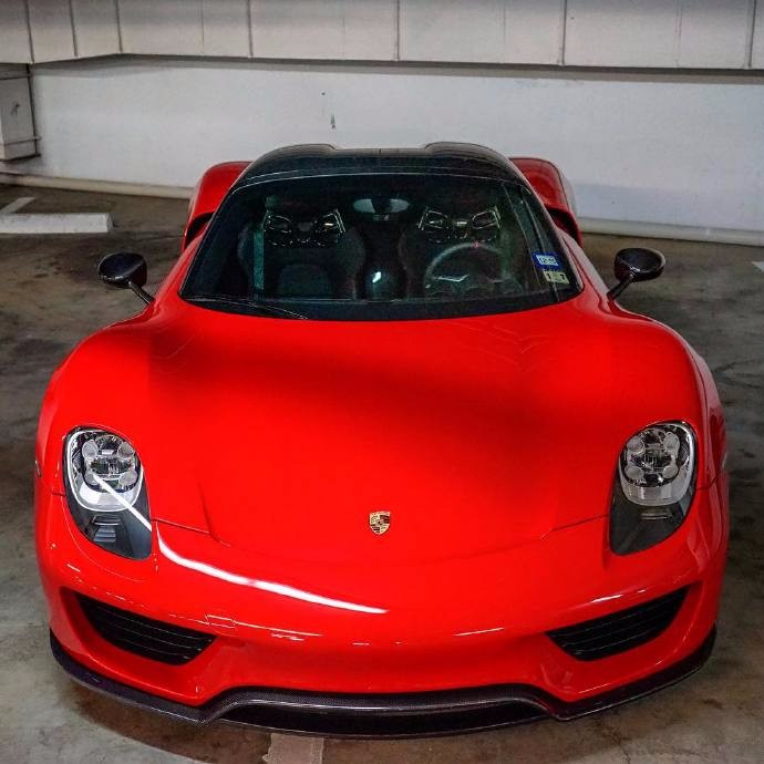 懂车皇enzo红的纯正柯尼塞格红的高雅