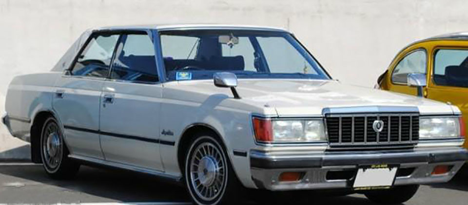 十五代丰田皇冠走过半个多世纪已是最熟悉的陌生人