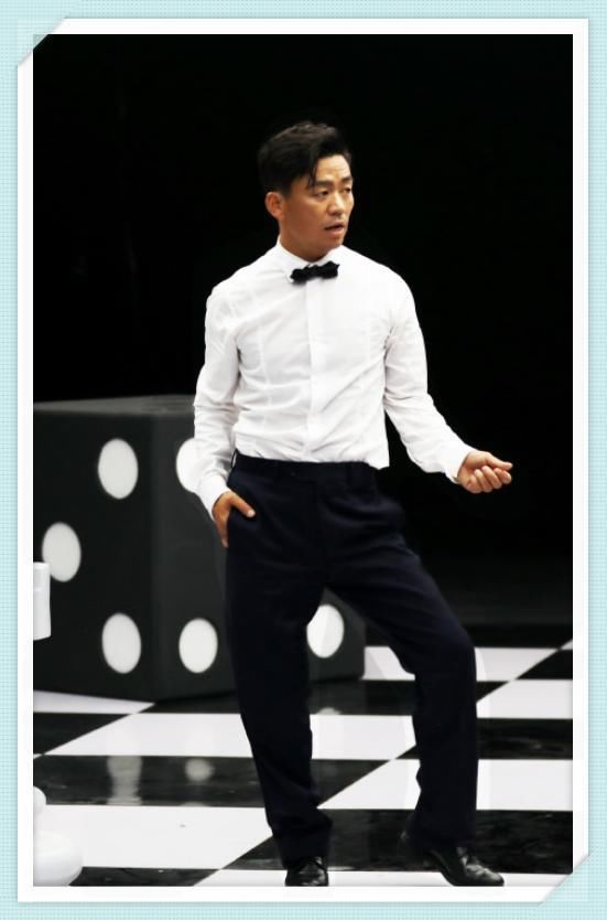 当165王宝强穿上九分裤,网友直呼:帅炸天!简直换了一个人!