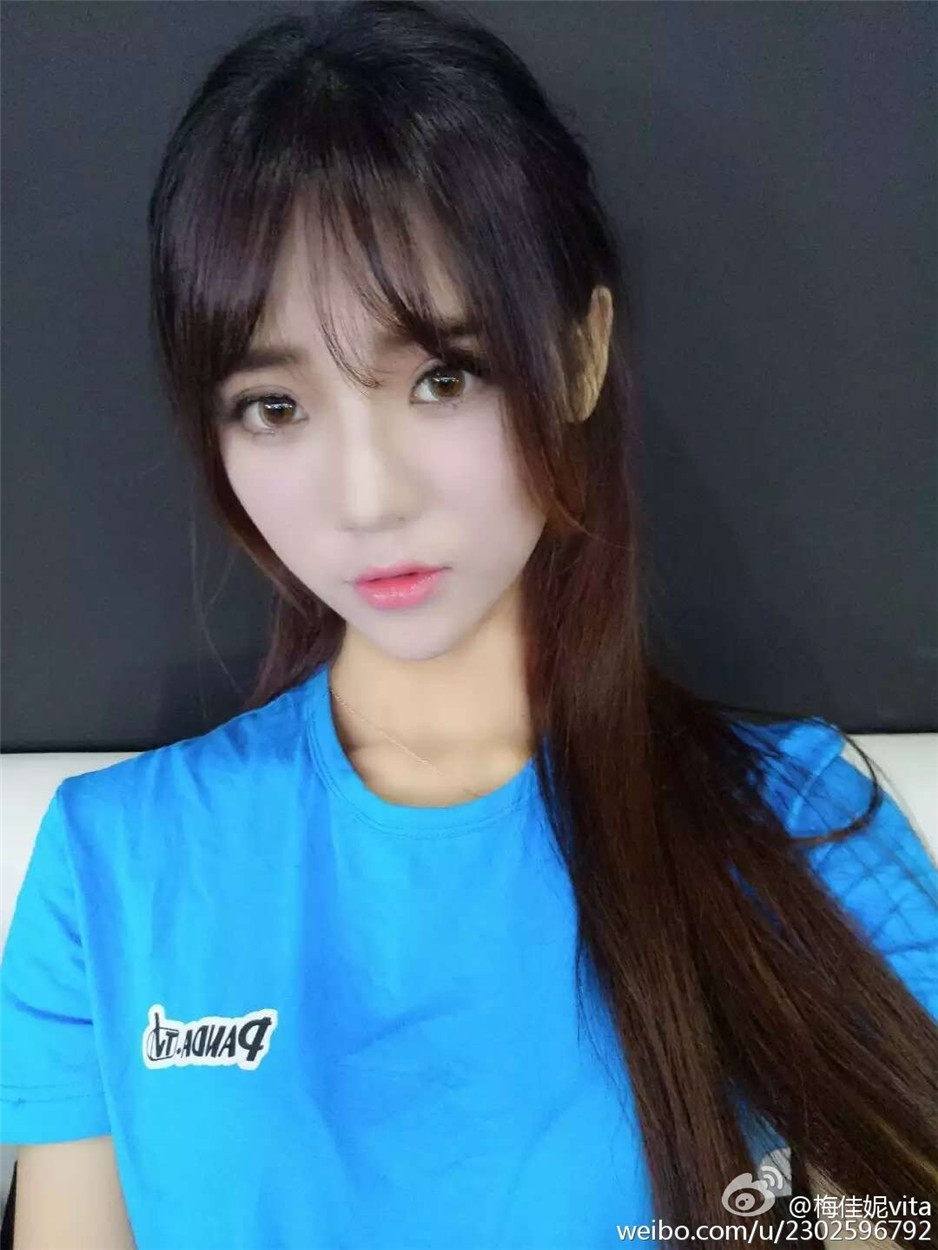 网络红人美女梅佳妮vita微博自拍照