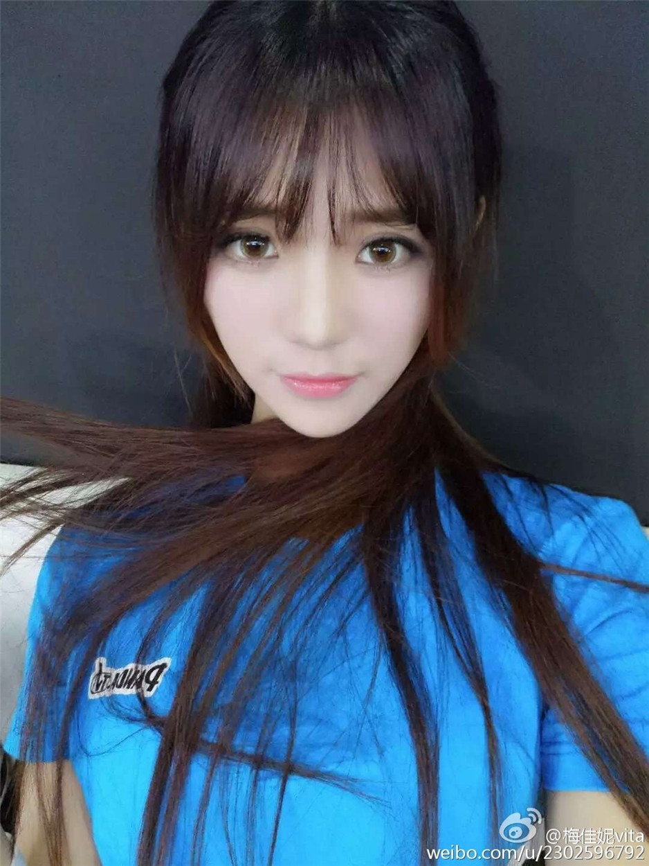 网络红人美女梅佳妮vita微博自拍照