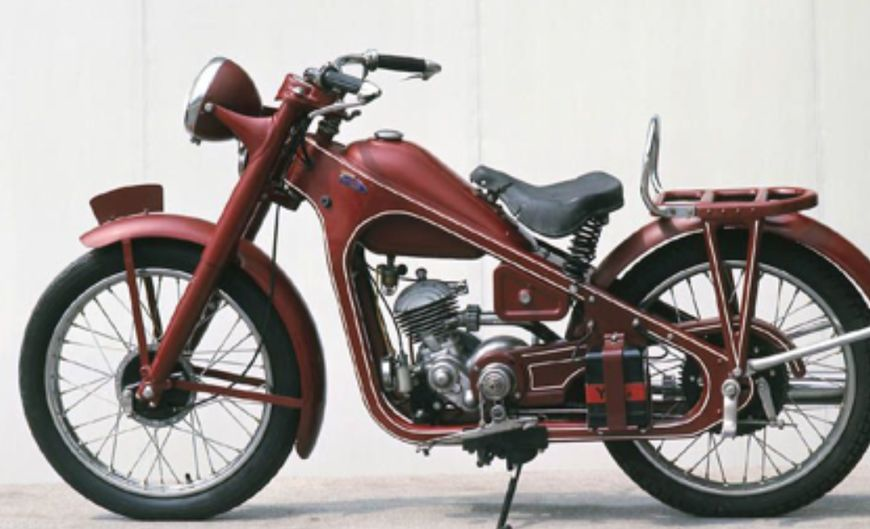 初代四冲程引擎摩托车本田1952款model e