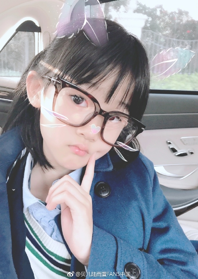 陆毅女儿不仅是大长腿,她的这双手才是惊艳到我!