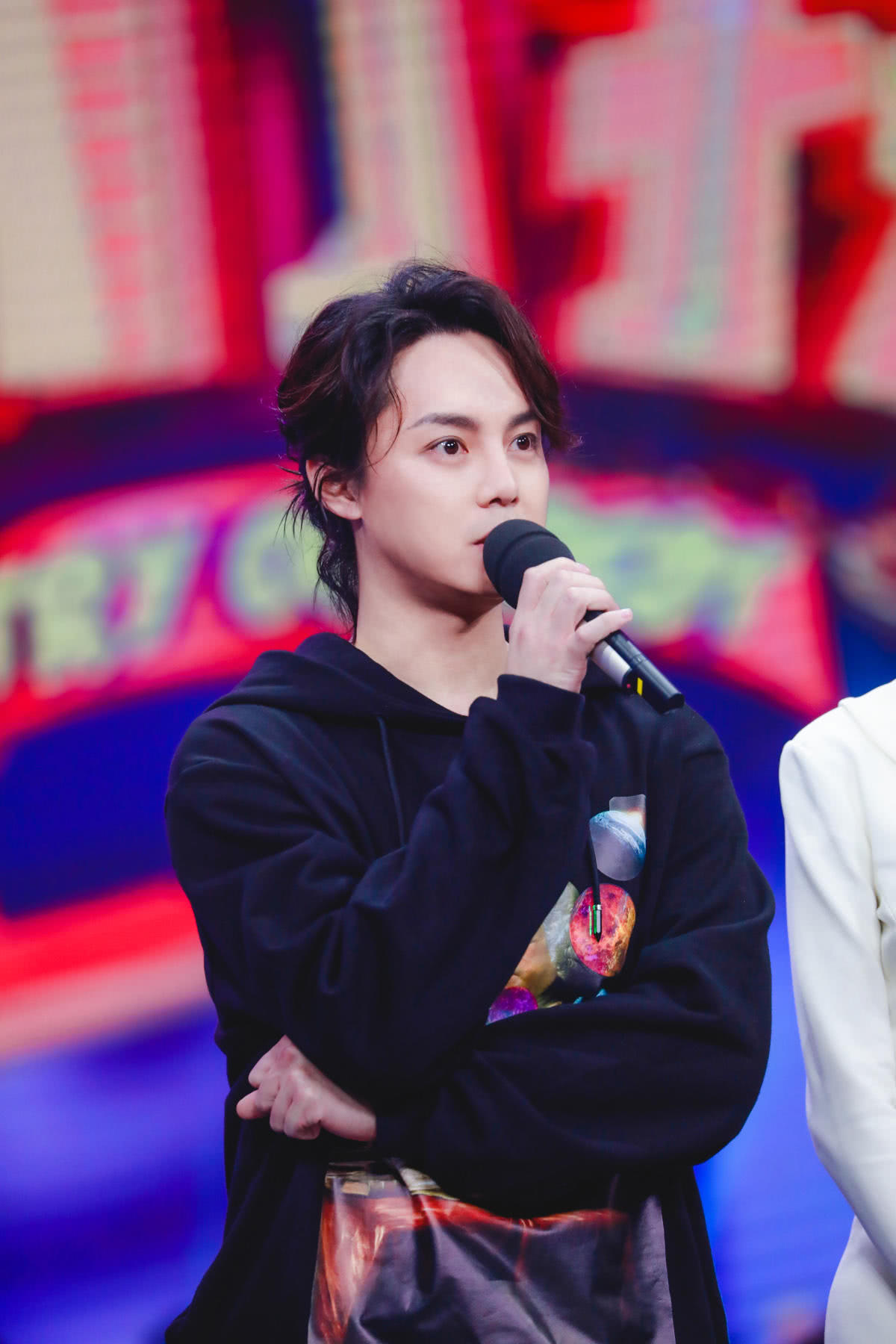 尹正《快本》变身皮系boy 灵魂画手上线萌点不断