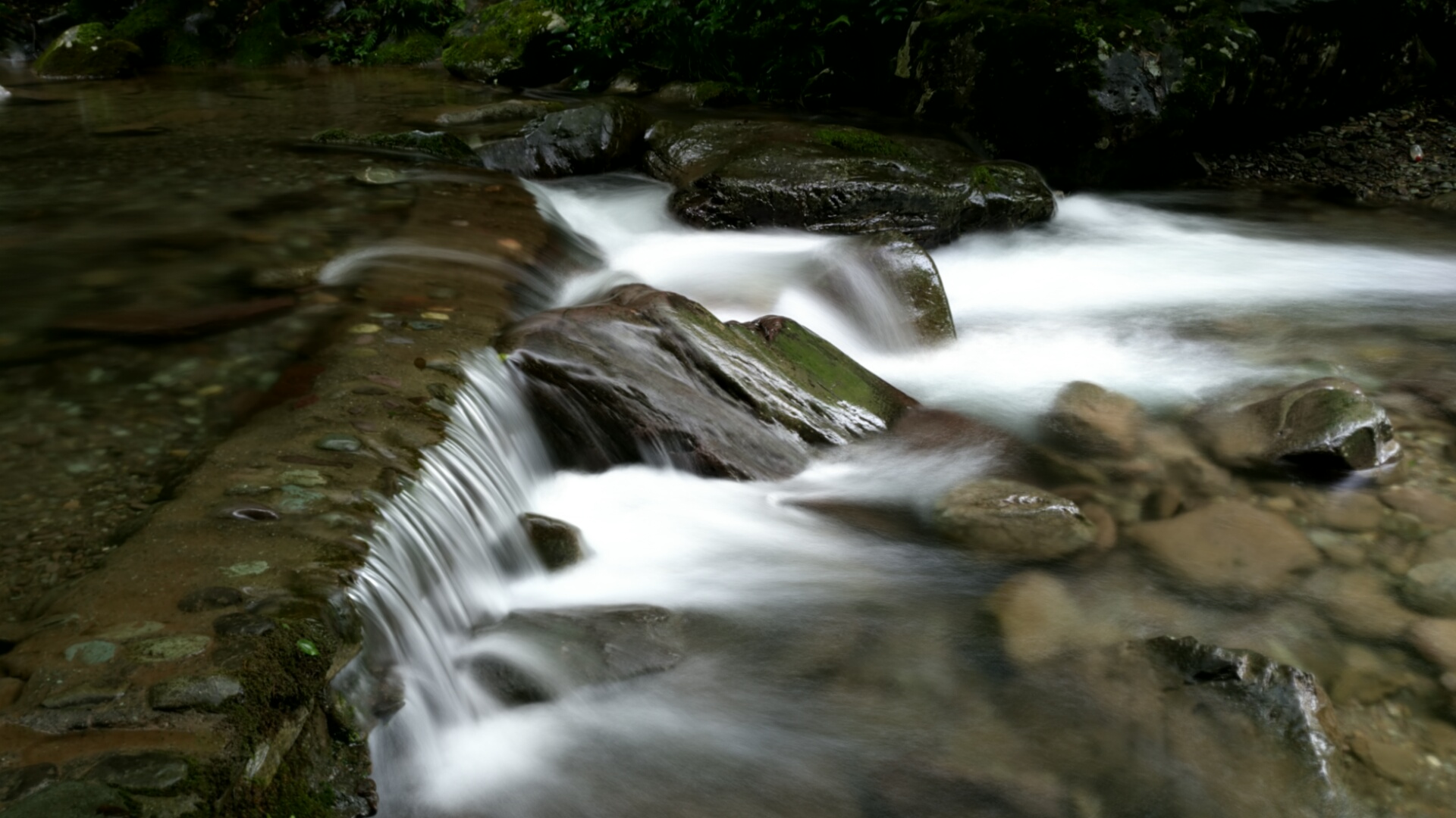 走进清凉亚木沟,水是亚木沟的精华和灵魂,这里有丰富的水资源
