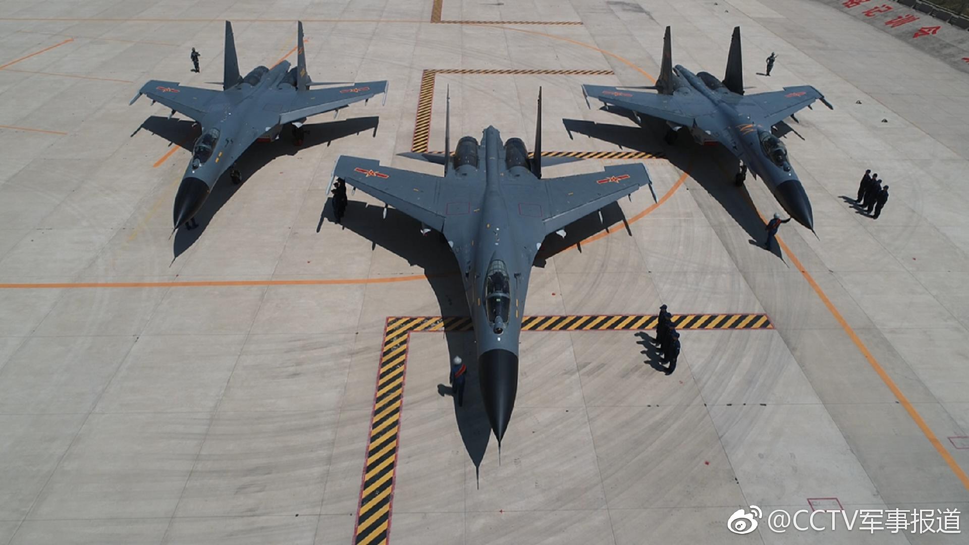 空军航空兵某旅为飞行员举办停飞仪式:让责任荣誉传承_新浪看点