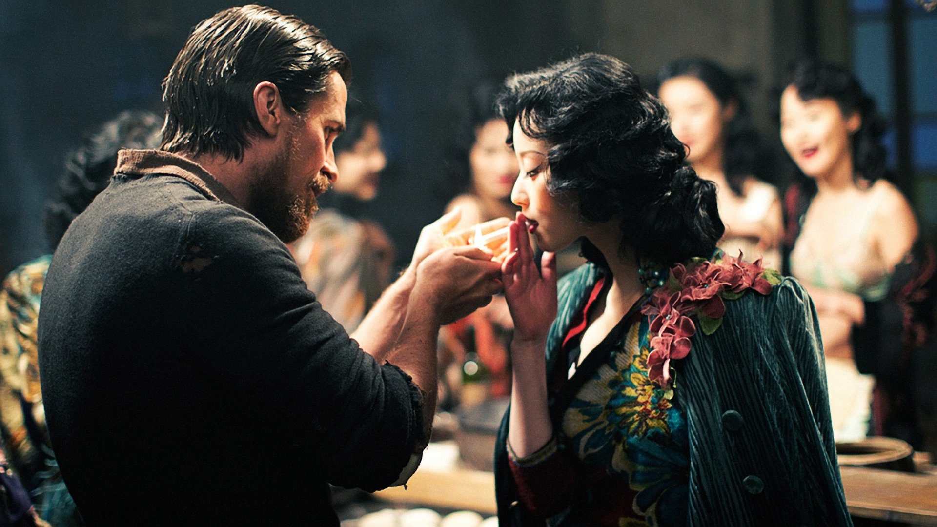 这件事情的起因是韩红观看了张艺谋导演的战争史诗电影《金陵十三钗》