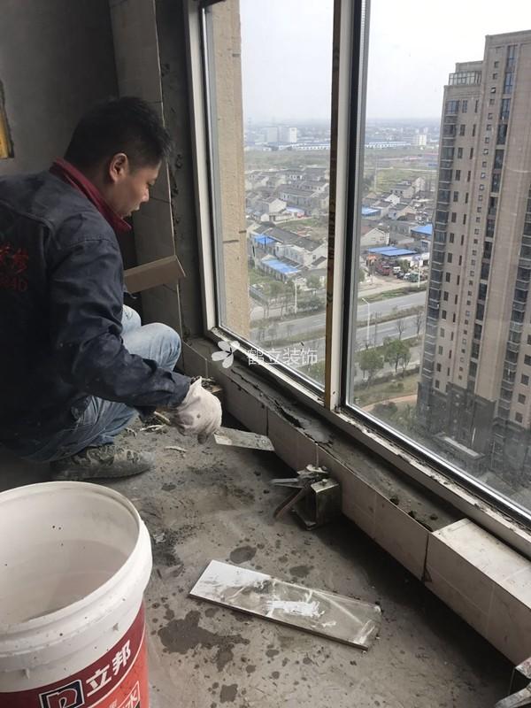 瓷砖贴不好会很丑阳台有很多窗户