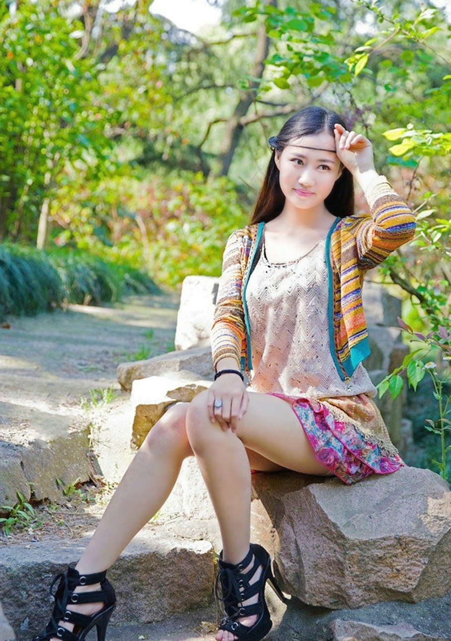 公园美景下的清新丽人美丽女子|人像|美女|摄影_新浪新闻