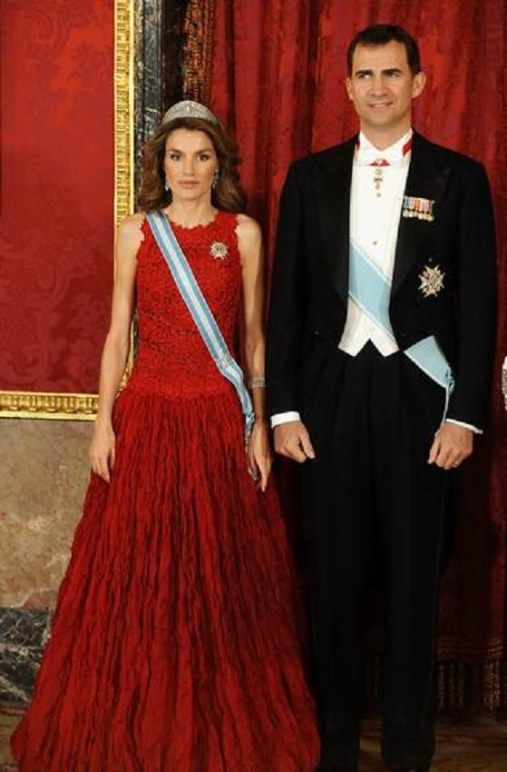 凯特遇见莱蒂齐亚王妃对上王后网友还是有很大的区别的