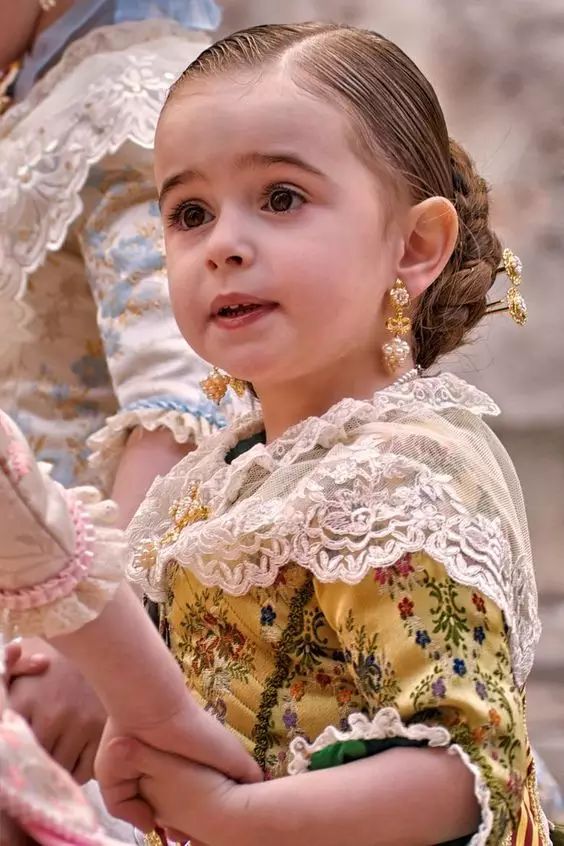 全球最漂亮的40位小公主,都是坠落凡间的精灵!|精灵|凡间|小公主_新浪